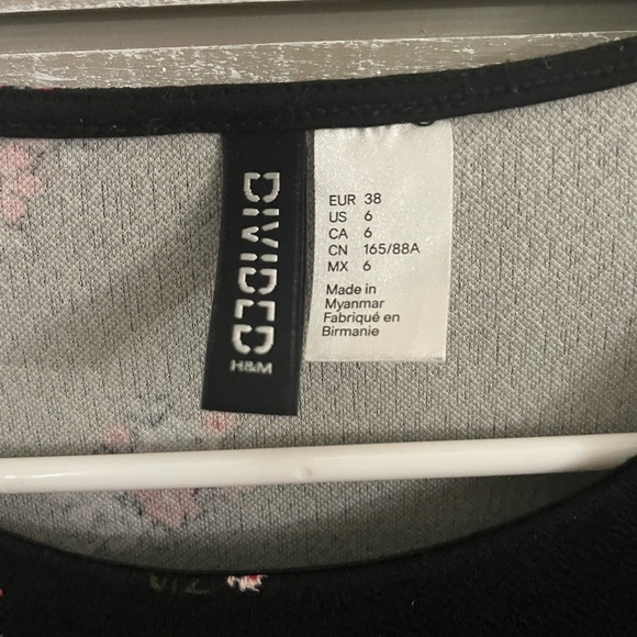 Divided H&M Floral Fit-and-Flare Dress (Size 6) - Picture 2 of 4